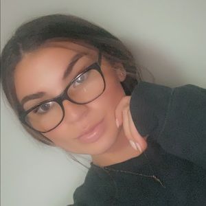 Meet your Posher, Briana